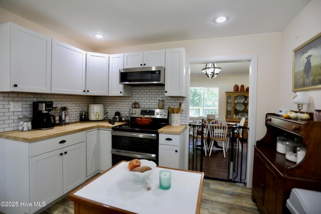 104 E Devonshire Avenue, West End, NC 27376