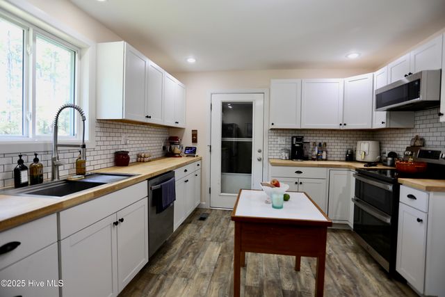104 E Devonshire Avenue, West End, NC 27376
