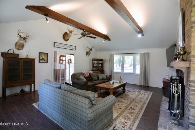 104 E Devonshire Avenue, West End, NC 27376