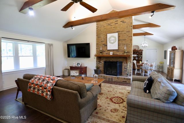 104 E Devonshire Avenue, West End, NC 27376