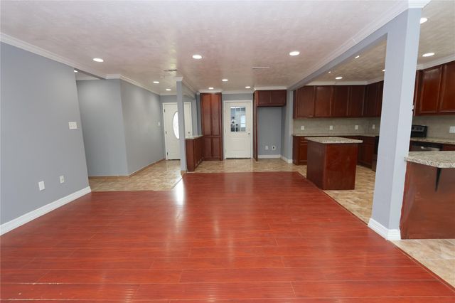 6915 La Violetta Drive, Houston, TX 77083