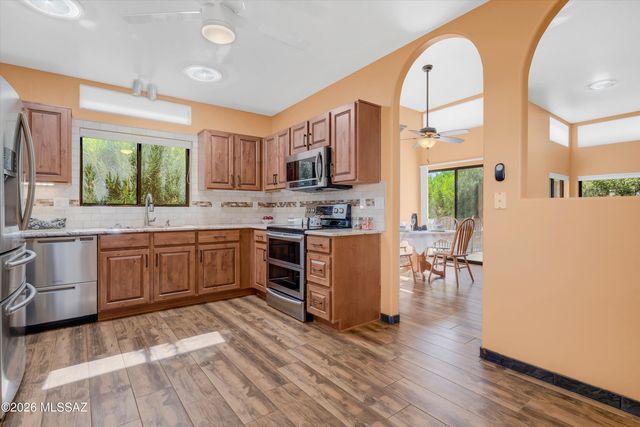 374 S Avenida De Las Sabinas, Green Valley, AZ 85614