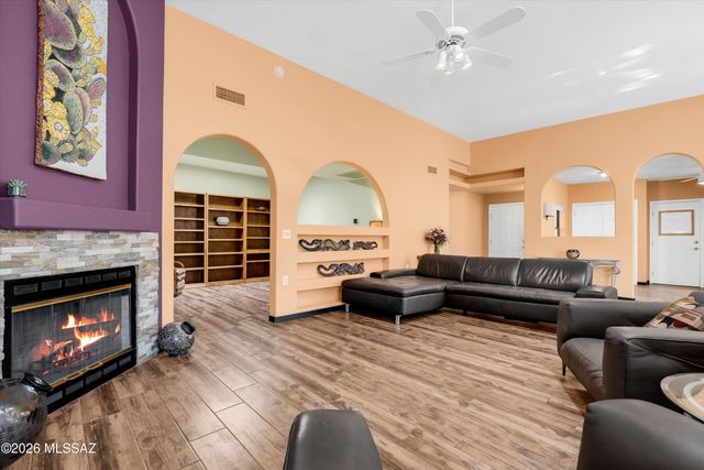 374 S Avenida De Las Sabinas, Green Valley, AZ 85614