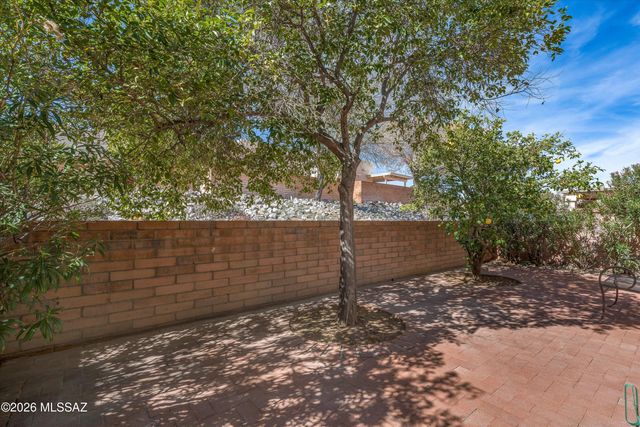 374 S Avenida De Las Sabinas, Green Valley, AZ 85614