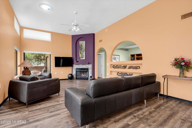 374 S Avenida De Las Sabinas, Green Valley, AZ 85614