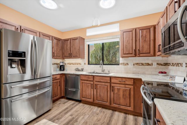 374 S Avenida De Las Sabinas, Green Valley, AZ 85614