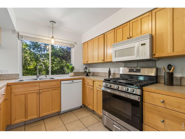 1907 Waters Edge St E, Fort Collins, CO 80526