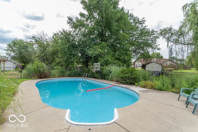 11735 Grenadier Lane, Indianapolis, IN 46229
