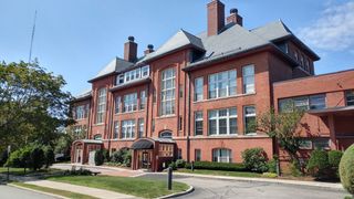 53 Pettee St 33, Newton, MA 02464