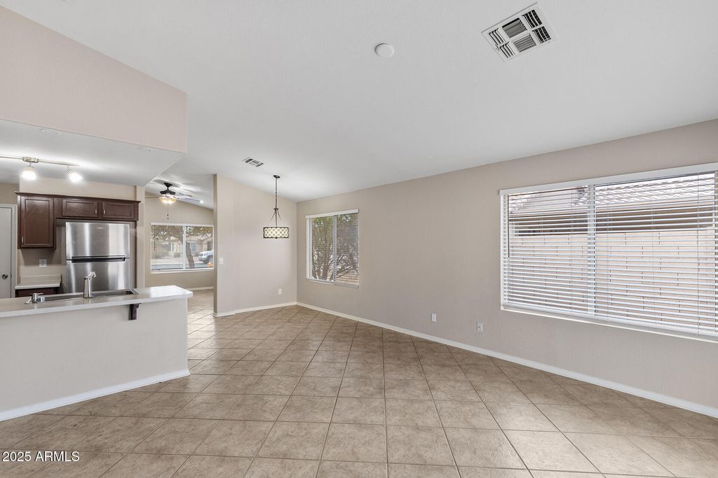 Image 15 of property listing at 8658 E CAPRI Avenue, Mesa, AZ 85208