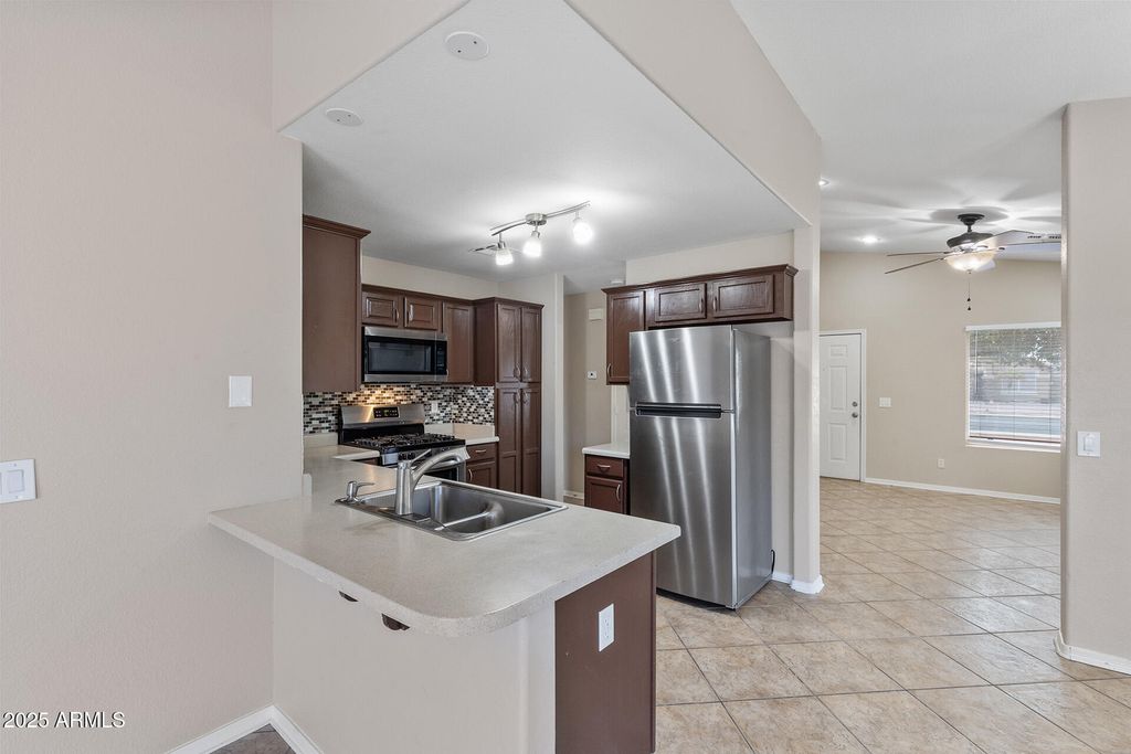 Image 16 of property listing at 8658 E CAPRI Avenue, Mesa, AZ 85208