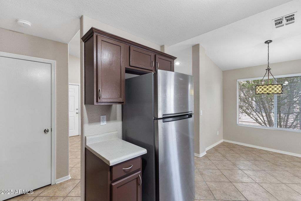 Image 19 of property listing at 8658 E CAPRI Avenue, Mesa, AZ 85208