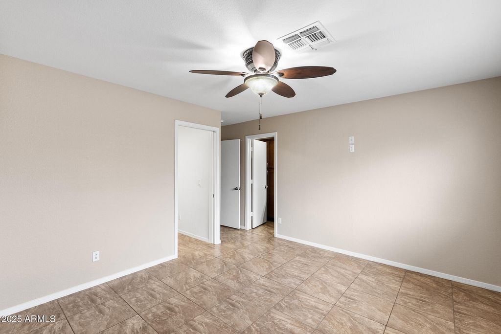 Image 24 of property listing at 8658 E CAPRI Avenue, Mesa, AZ 85208