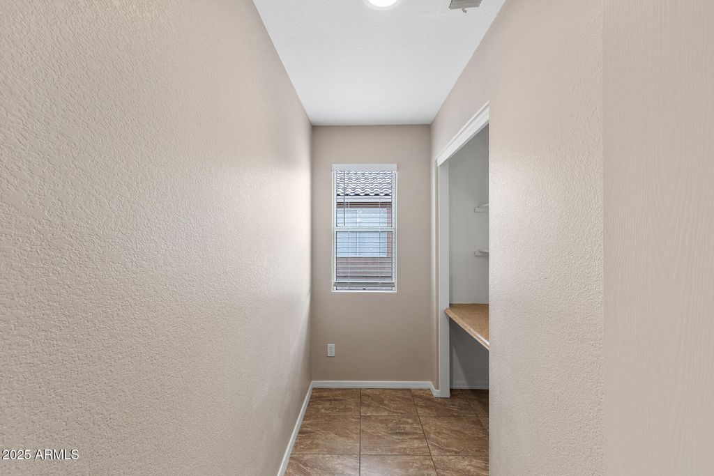 Image 28 of property listing at 8658 E CAPRI Avenue, Mesa, AZ 85208