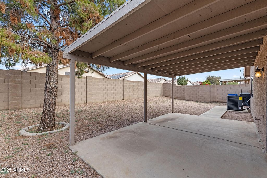 Image 34 of property listing at 8658 E CAPRI Avenue, Mesa, AZ 85208