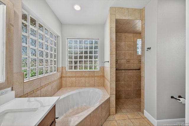 1626 Clover Ridge, Pleasanton, TX 78064