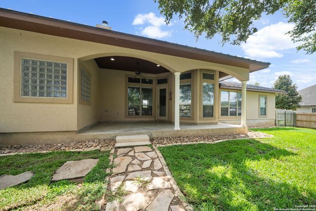 1626 Clover Ridge, Pleasanton, TX 78064