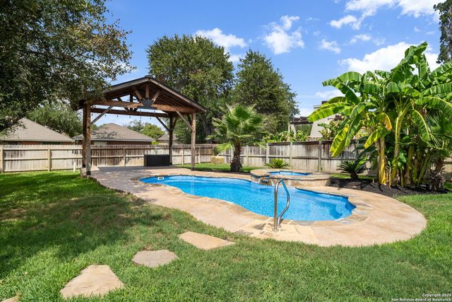 1626 Clover Ridge, Pleasanton, TX 78064