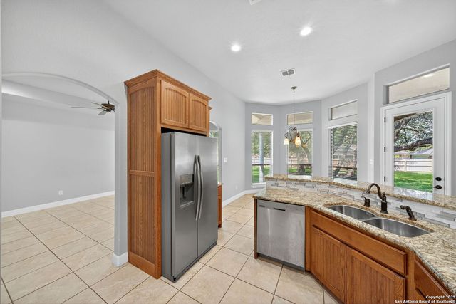 1626 Clover Ridge, Pleasanton, TX 78064