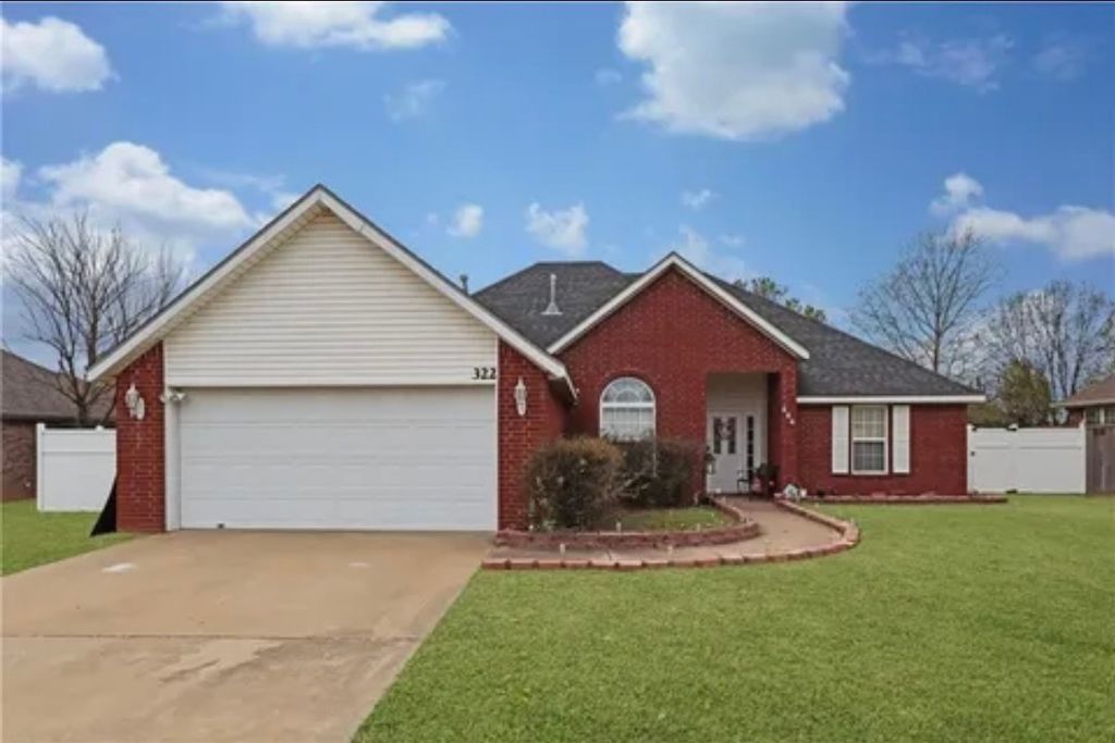 322 Summer Street, Lowell, AR 72745