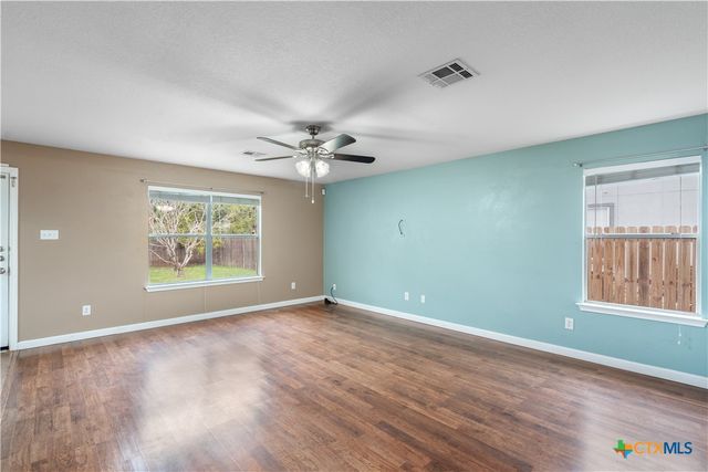2609 Jason Drive, Taylor, TX 76574