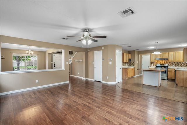 2609 Jason Drive, Taylor, TX 76574