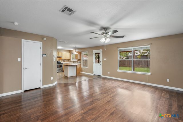 2609 Jason Drive, Taylor, TX 76574