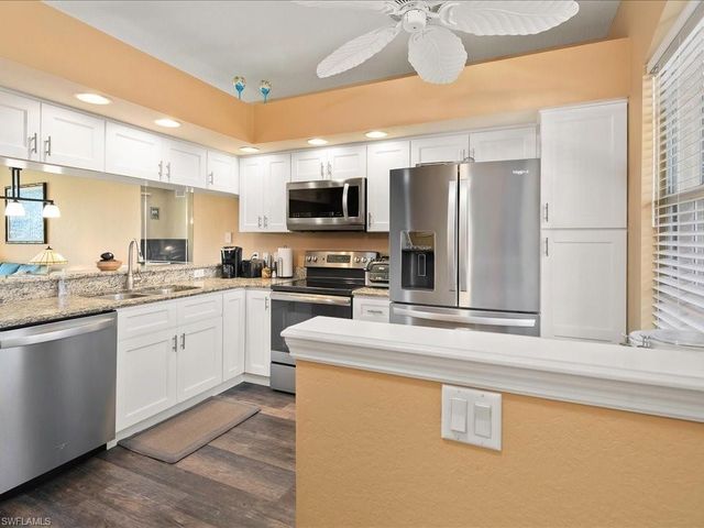 350 Newport DR 1905, Naples, FL 34114