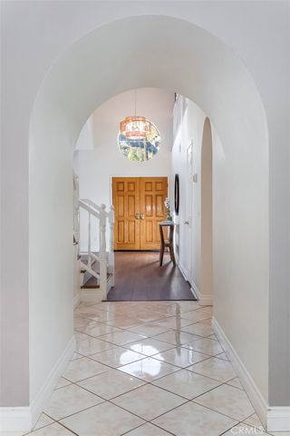 29033 Shadow Valley Lane, Saugus, CA 91390