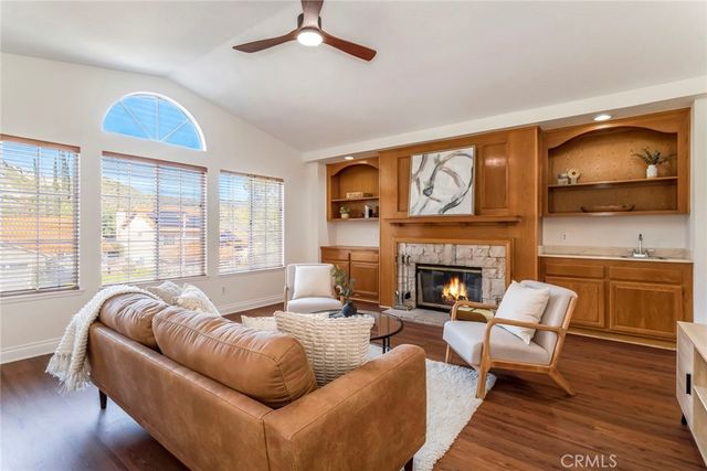 29033 Shadow Valley Lane, Saugus, CA 91390