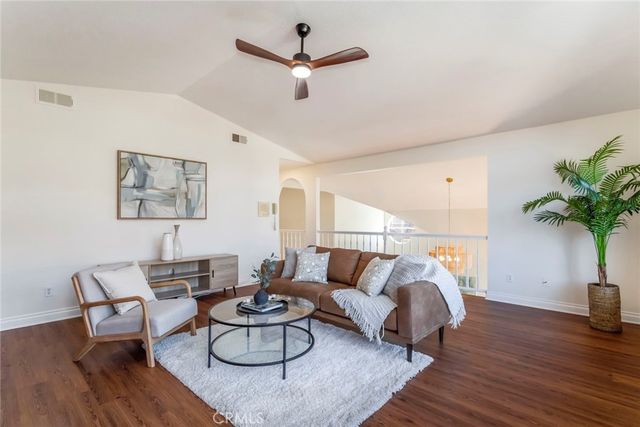 29033 Shadow Valley Lane, Saugus, CA 91390