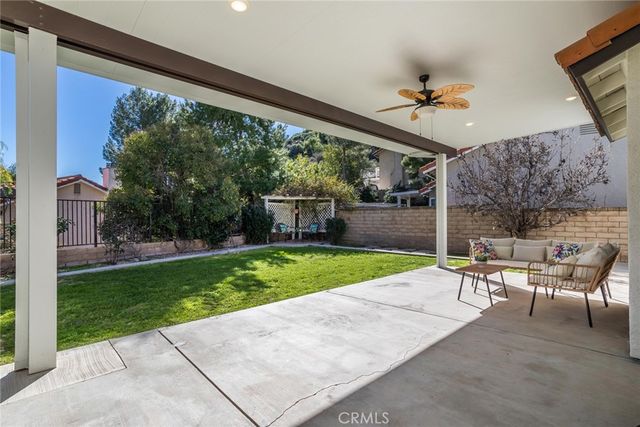 29033 Shadow Valley Lane, Saugus, CA 91390