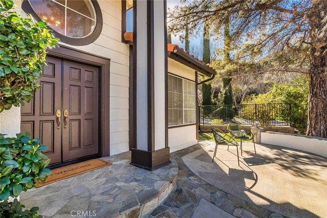 29033 Shadow Valley Lane, Saugus, CA 91390