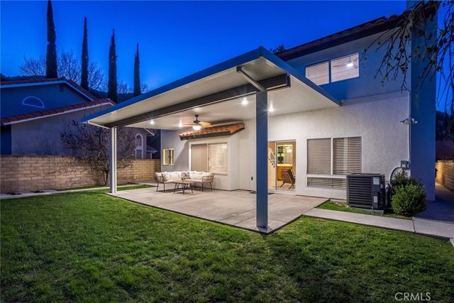 29033 Shadow Valley Lane, Saugus, CA 91390