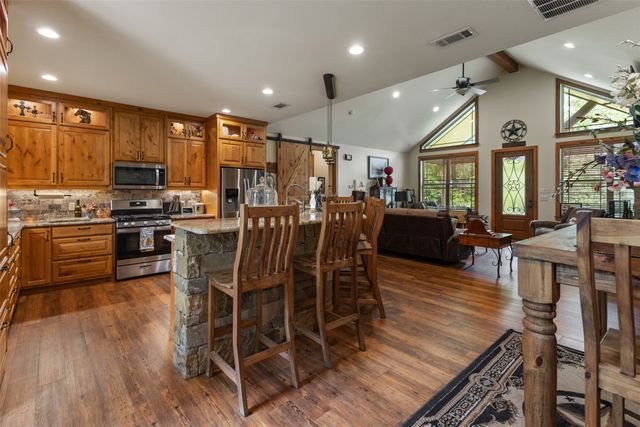 307 Beachside Drive, Trinidad, TX 75163