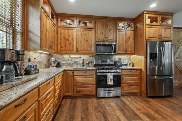 307 Beachside Drive, Trinidad, TX 75163