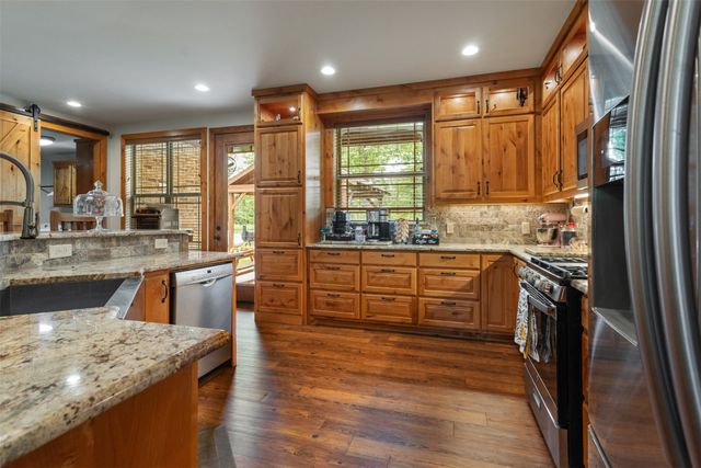 307 Beachside Drive, Trinidad, TX 75163