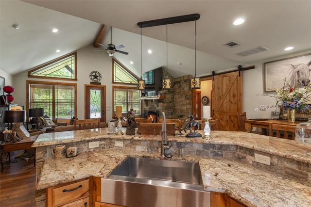 307 Beachside Drive, Trinidad, TX 75163