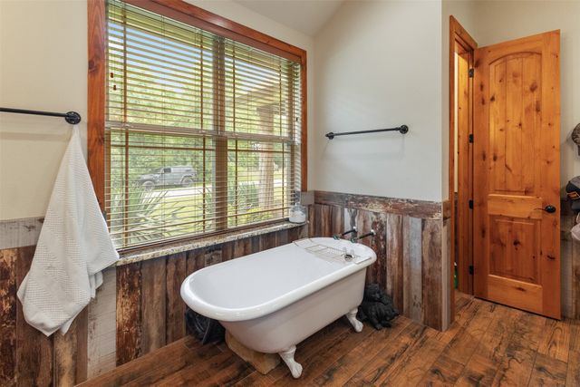 307 Beachside Drive, Trinidad, TX 75163