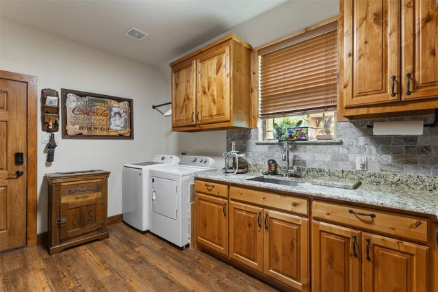 307 Beachside Drive, Trinidad, TX 75163