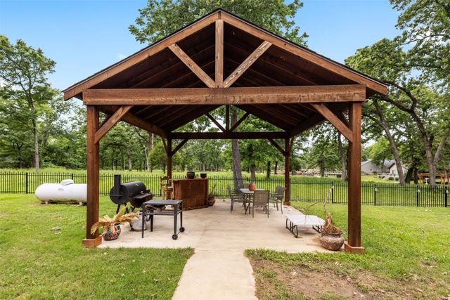 307 Beachside Drive, Trinidad, TX 75163