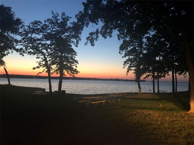 307 Beachside Drive, Trinidad, TX 75163