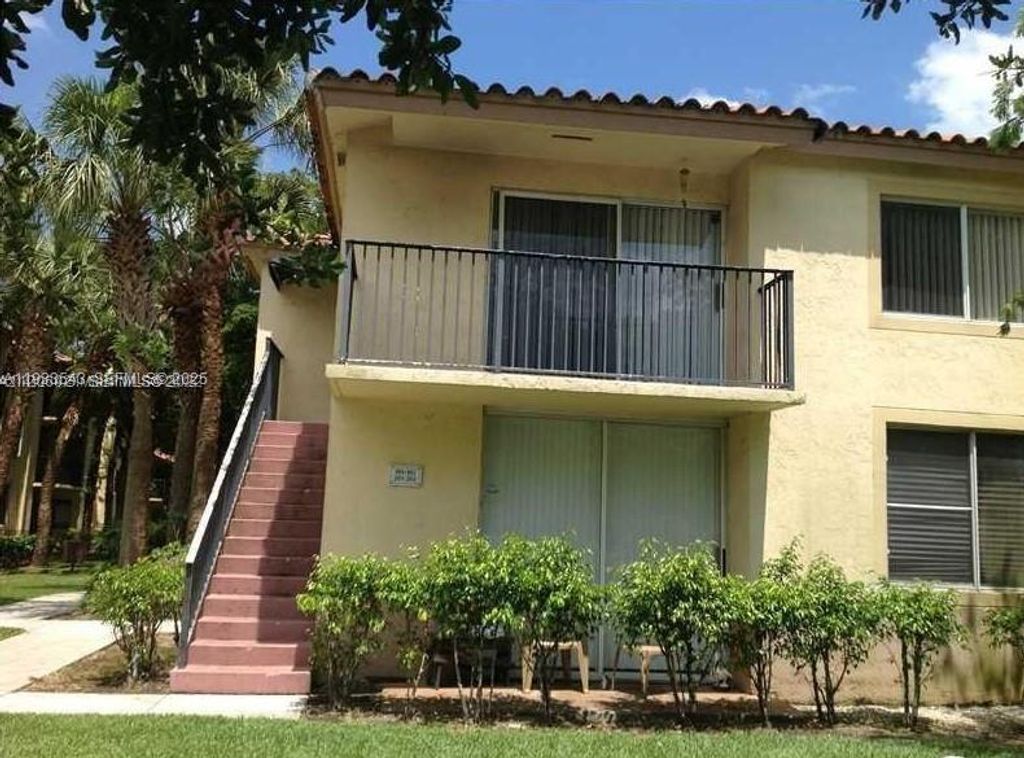 10773 Cleary Blvd 201, Plantation, FL 33324