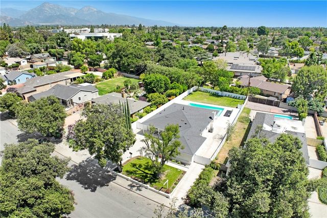 356 Geneva, Claremont, CA 91711
