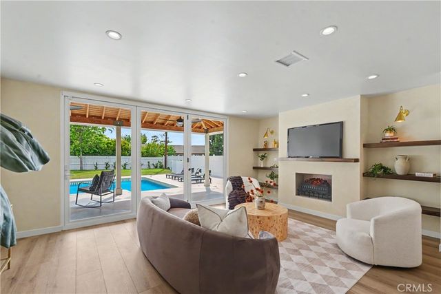 356 Geneva, Claremont, CA 91711