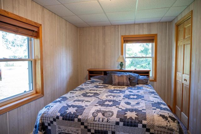 685 Hog Island Road, New Lisbon, WI 53950