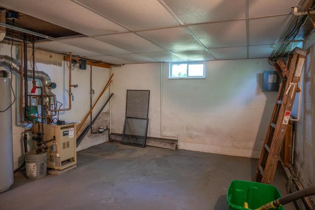 685 Hog Island Road, New Lisbon, WI 53950