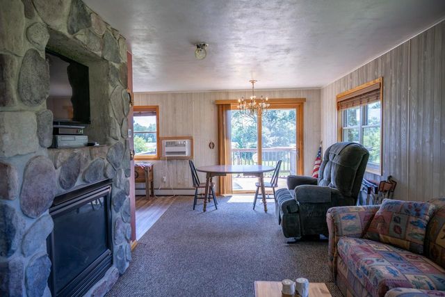 685 Hog Island Road, New Lisbon, WI 53950