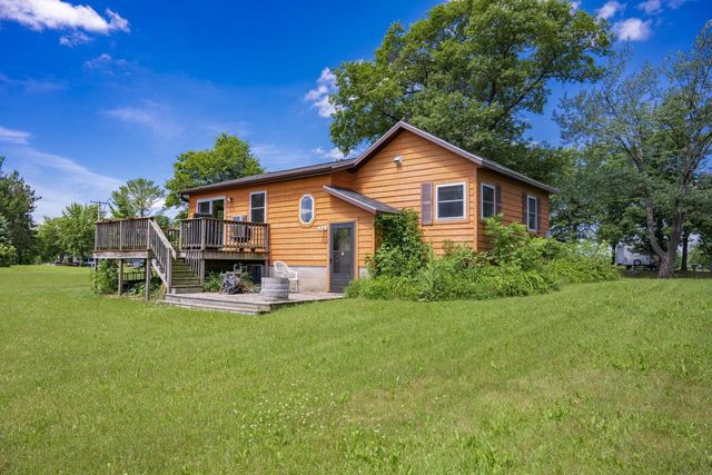 685 Hog Island Road, New Lisbon, WI 53950