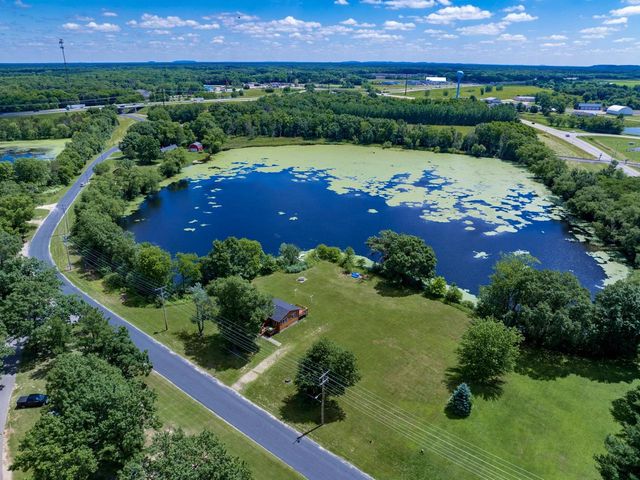 685 Hog Island Road, New Lisbon, WI 53950
